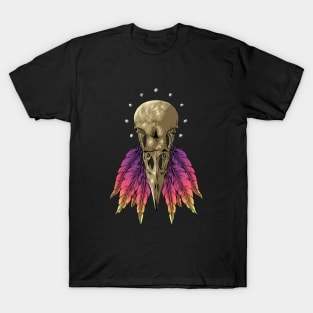 Raven skull with colorful feathers - Goblincore T-Shirt